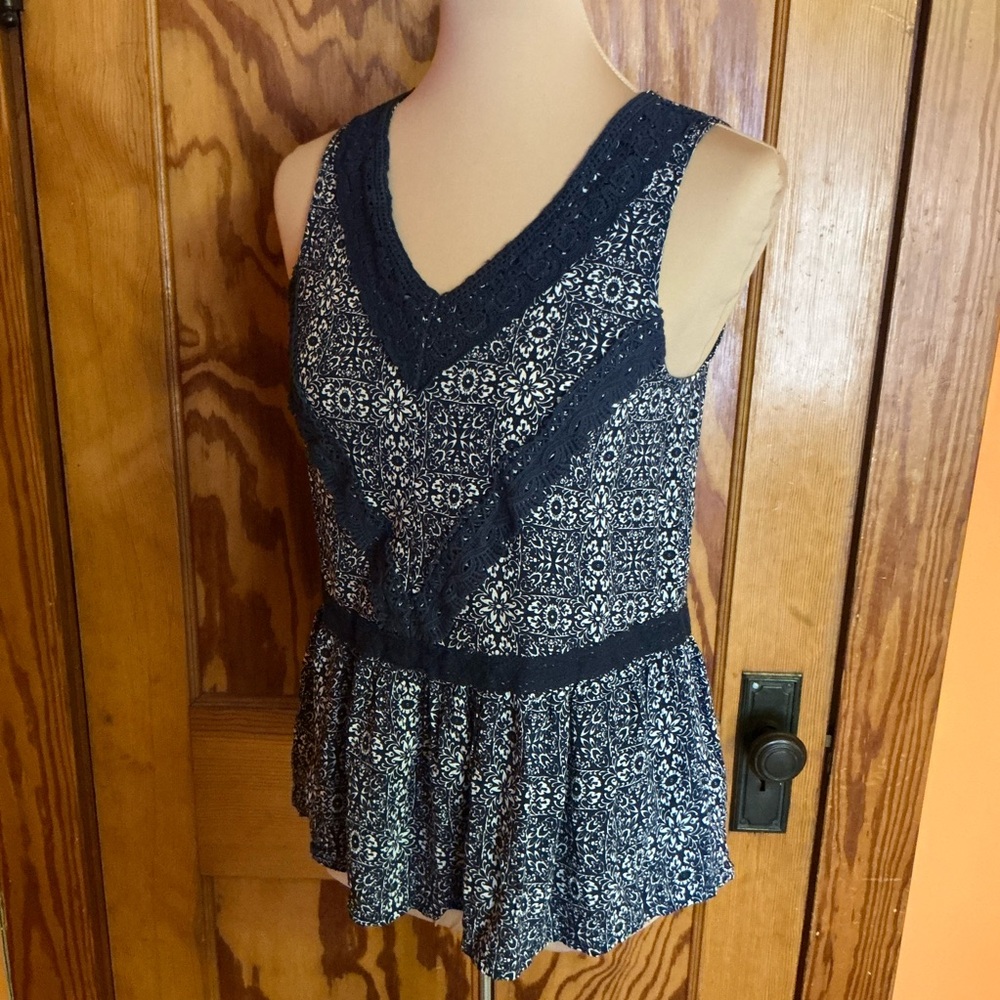 Knox Rose boho crochet trimmed summer peplum top - Picture 7 of 10